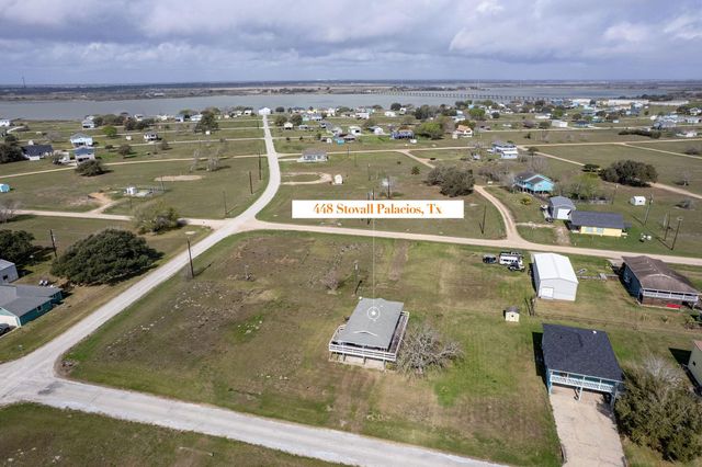 448 Stovall Drive, Palacios, TX 77465