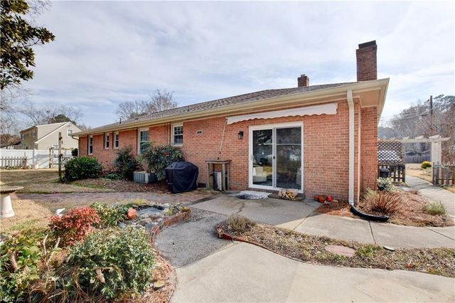 4016 Oak DR, Chesapeake, VA 23321