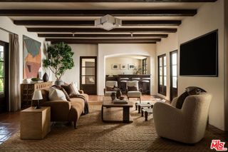 17610 Hidden Oaks Road, Encino, CA 91316