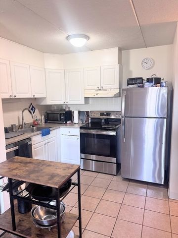 46 Cochituate Road 201, Framingham, MA 01701