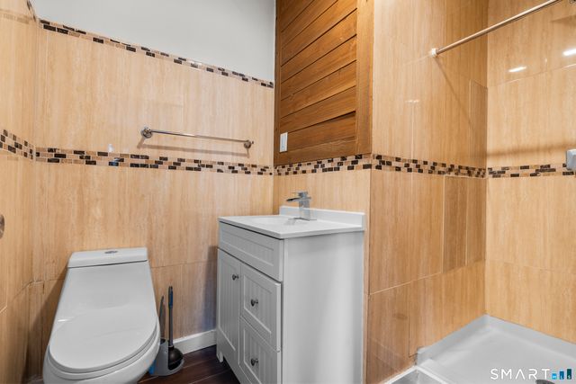 394 Gregory Street 1, Bridgeport, CT 06604