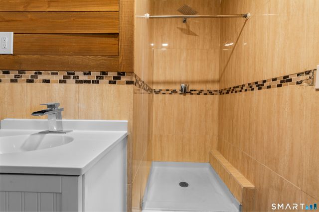 394 Gregory Street 1, Bridgeport, CT 06604