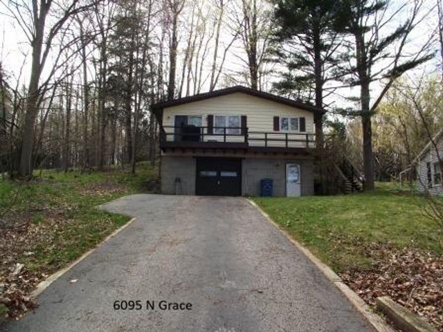 6105 N Grace Avenue, Ludington, MI 49431