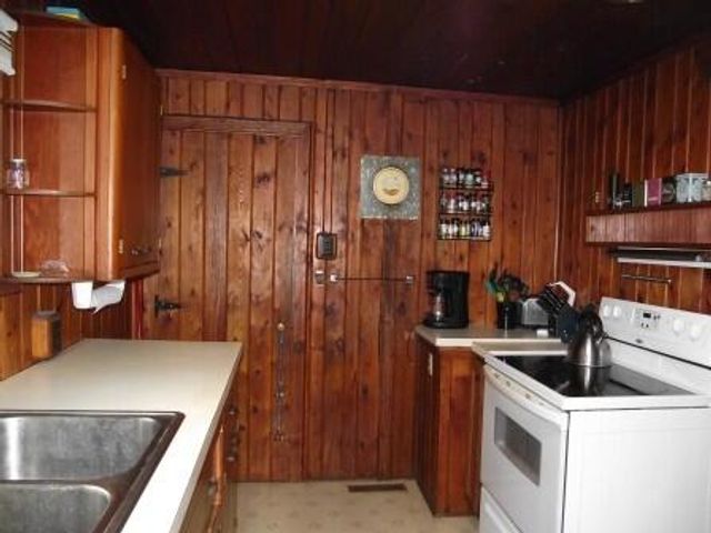 6105 N Grace Avenue, Ludington, MI 49431