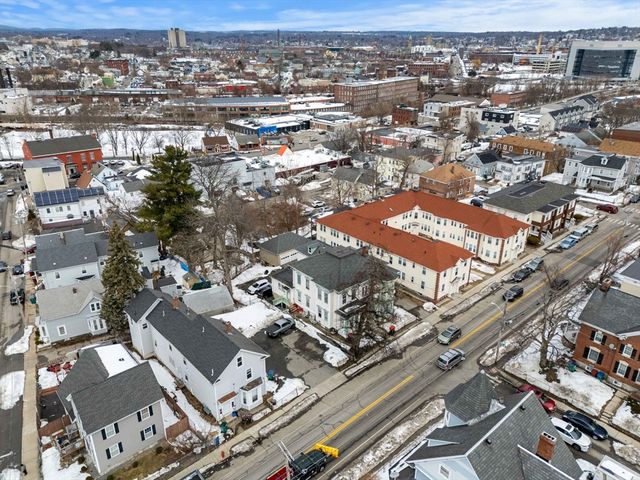 143 Westford St, Lowell, MA 01851