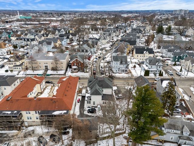 143 Westford St, Lowell, MA 01851