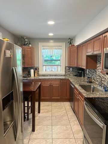 143 Westford St, Lowell, MA 01851