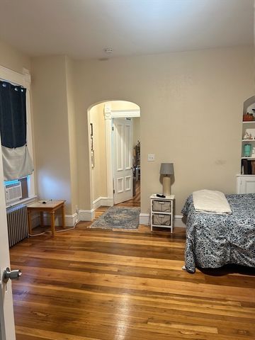 143 Westford St, Lowell, MA 01851