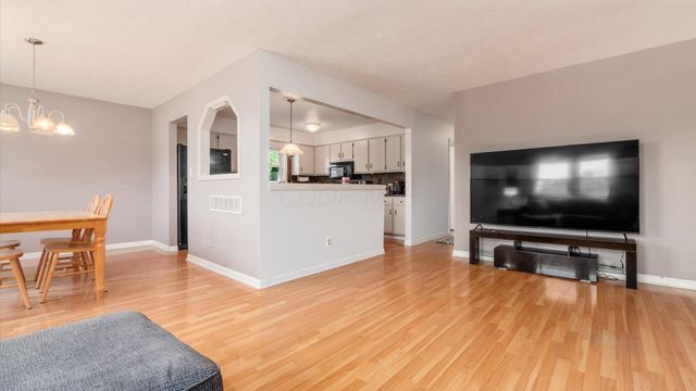 1669 Lexington Drive, Lancaster, OH 43130