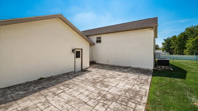 1669 Lexington Drive, Lancaster, OH 43130