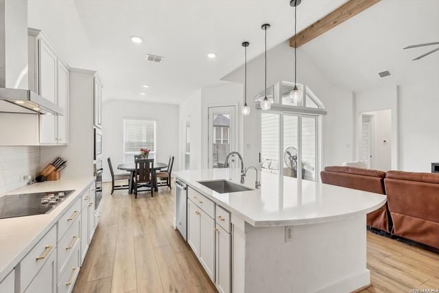 411 Aurora Basin, Cibolo, TX 78108
