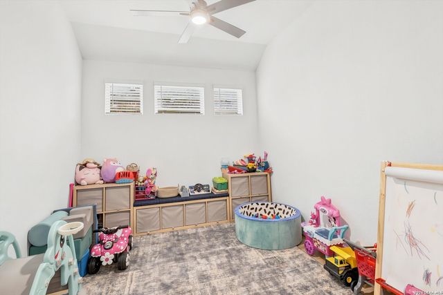411 Aurora Basin, Cibolo, TX 78108