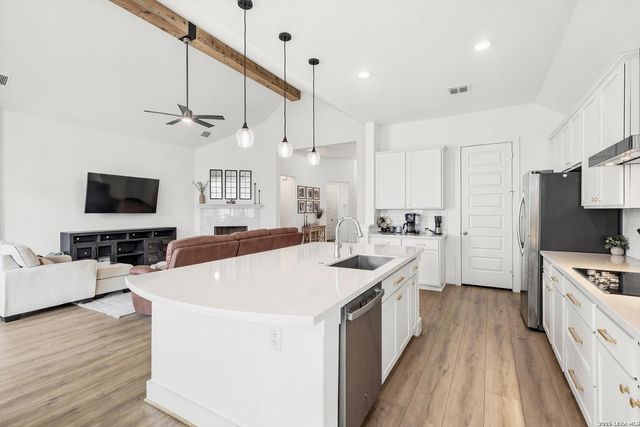 411 Aurora Basin, Cibolo, TX 78108