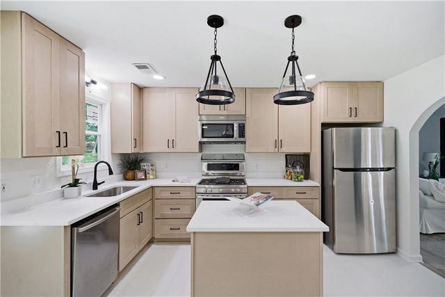 2526 Shiloh Court West NW, Kennesaw, GA 30152