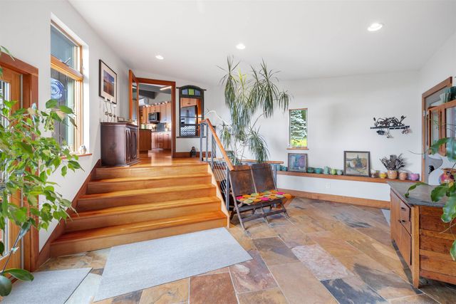 32 Steep Hill Road, Wilmington, VT 05363