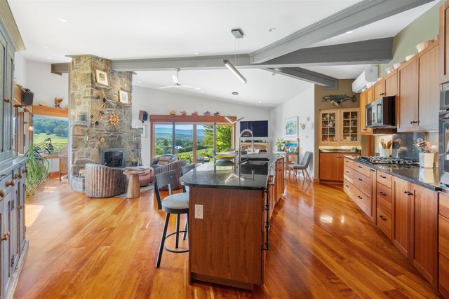 32 Steep Hill Road, Wilmington, VT 05363