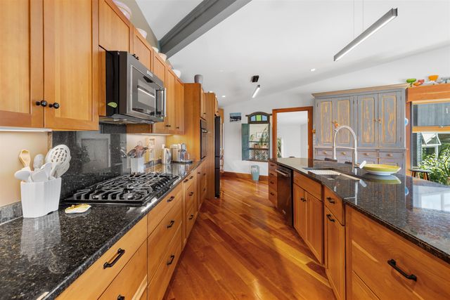 32 Steep Hill Road, Wilmington, VT 05363