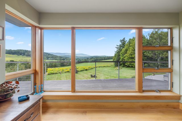 32 Steep Hill Road, Wilmington, VT 05363