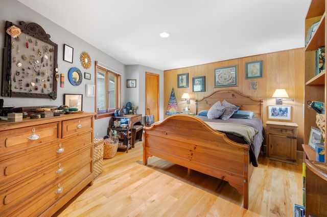32 Steep Hill Road, Wilmington, VT 05363