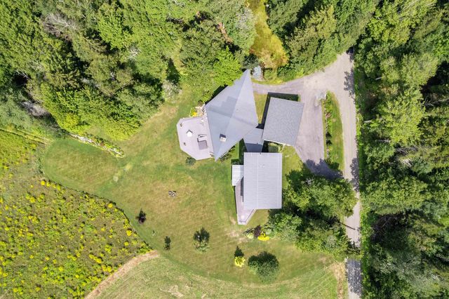 32 Steep Hill Road, Wilmington, VT 05363