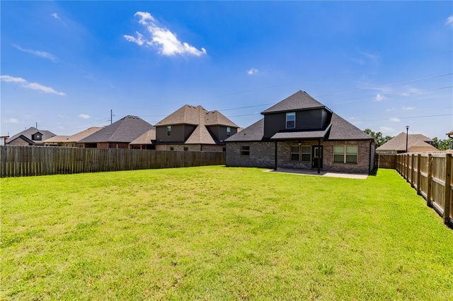 1930 Lordsburg Court, Bentonville, AR 72713