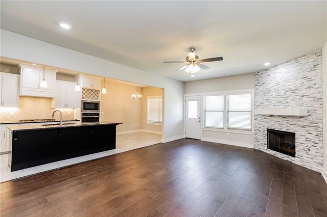 1930 Lordsburg Court, Bentonville, AR 72713
