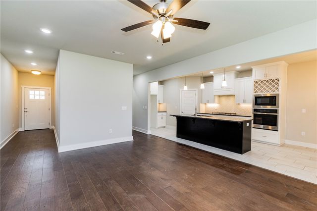 1930 Lordsburg Court, Bentonville, AR 72713