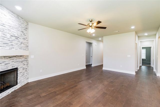 1930 Lordsburg Court, Bentonville, AR 72713