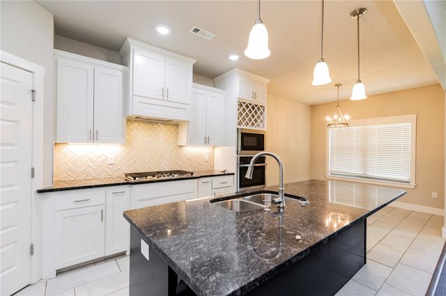 1930 Lordsburg Court, Bentonville, AR 72713