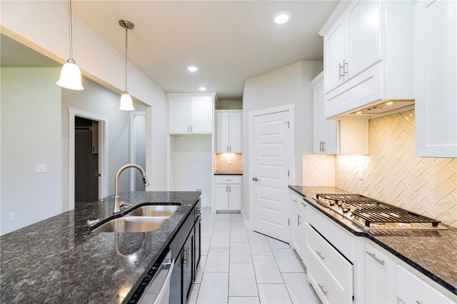 1930 Lordsburg Court, Bentonville, AR 72713
