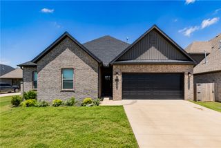 1930 Lordsburg Court, Bentonville, AR 72713