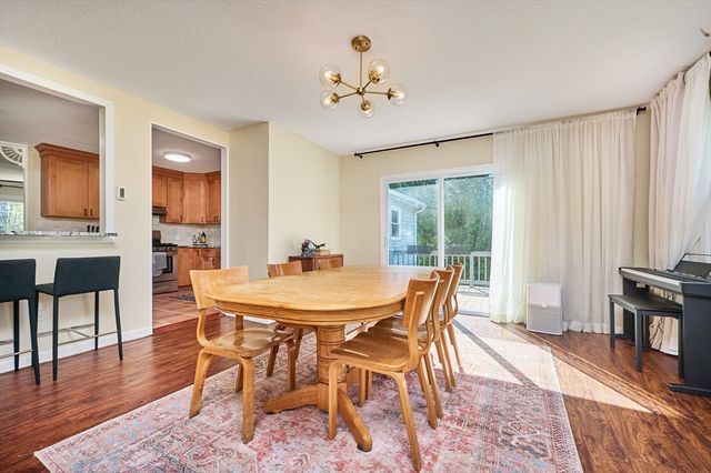 26 Oliver St., Easthampton, MA 01027
