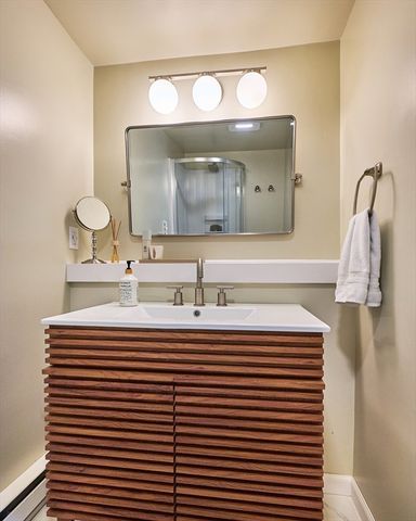 26 Oliver St., Easthampton, MA 01027