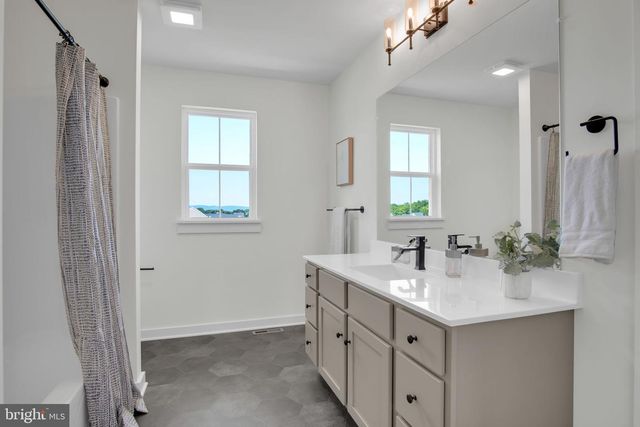 139 BERKSHIRE DR, Carlisle, PA 17015