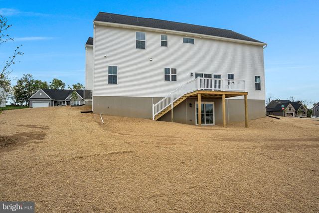 139 BERKSHIRE DR, Carlisle, PA 17015