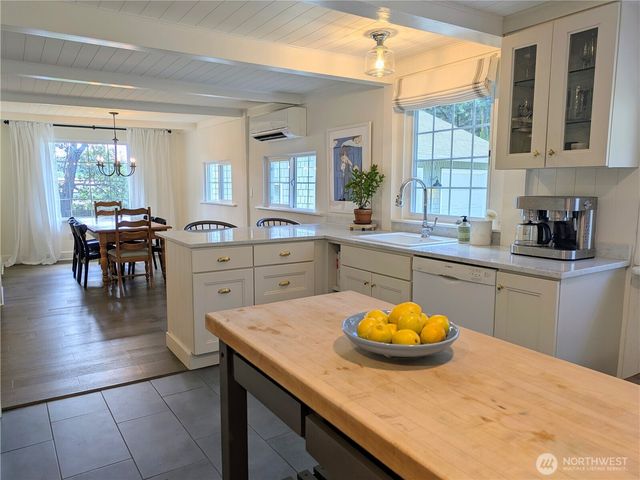 24 Shady Lane, Orcas Island, WA 98245