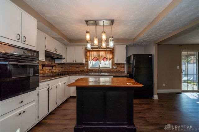 4620 Nowak Avenue, Huber Heights, OH 45424