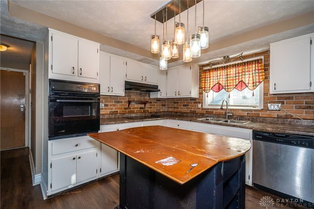 4620 Nowak Avenue, Huber Heights, OH 45424