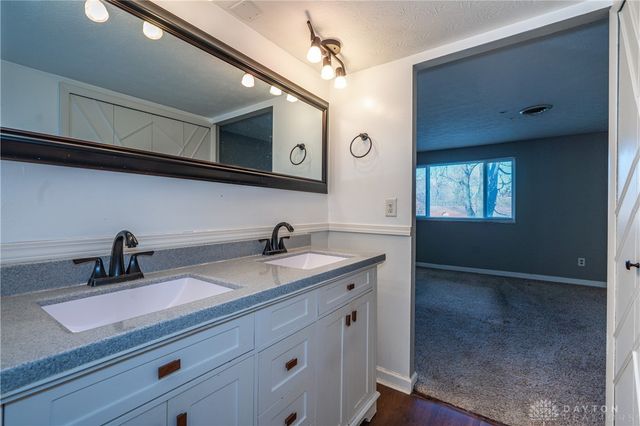 4620 Nowak Avenue, Huber Heights, OH 45424