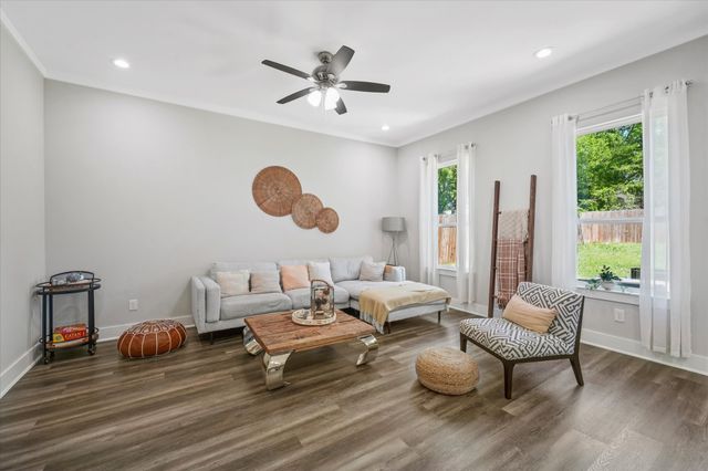 4520 Garrison Avenue, Dallas, TX 75216