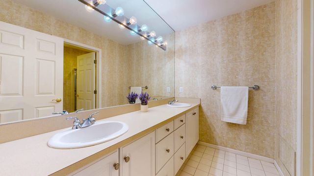22279 Brockshire Street, Novi, MI 48375