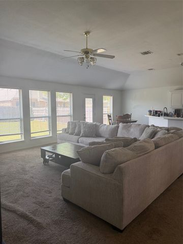 933 Sherry Lane, Saginaw, TX 76179