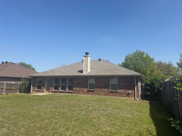 933 Sherry Lane, Saginaw, TX 76179