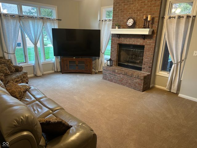84 Racquet Court, Greenwood, IN 46142