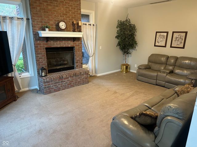 84 Racquet Court, Greenwood, IN 46142