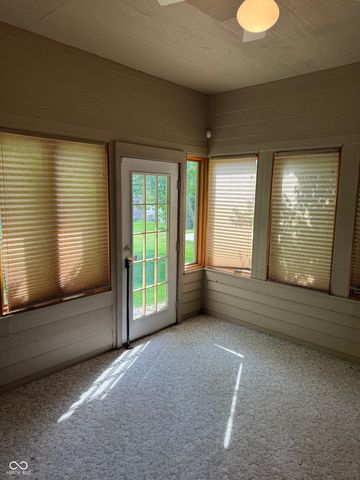 84 Racquet Court, Greenwood, IN 46142