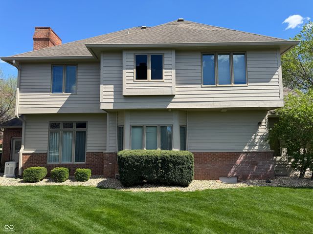 84 Racquet Court, Greenwood, IN 46142