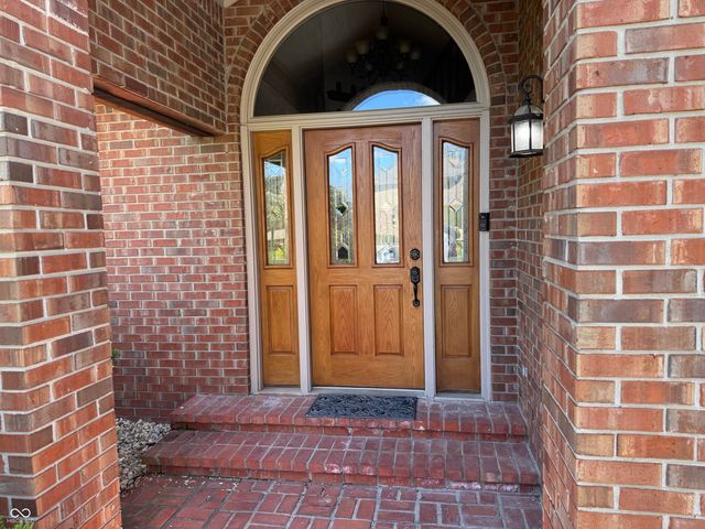 84 Racquet Court, Greenwood, IN 46142