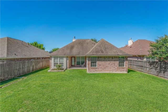 3743 Essen Loop, College Station, TX 77845