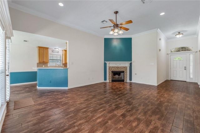 3743 Essen Loop, College Station, TX 77845